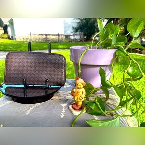 Flawless Botega Veneta Intrecciato Zip Around Wallet. EUC. Dust bag included